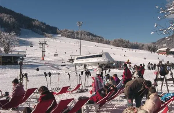 Kranjska Gora po mnenju avtorjev seznama obiskovalcem ponuja širok spekter športnih aktivnosti