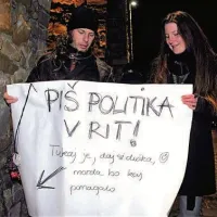 V Kopru okoli tristo protestnikov