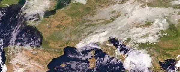 Ciklon se bo ob dotoku  severnega zraka ponovno okrepil