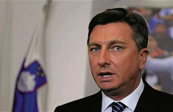 Borut Pahor je po zmagi dejal, da je prevzet nad podporo volivcev in da verjame, da ni skoraj nobenega problema, ki ga ne bi mogli premagati skupaj