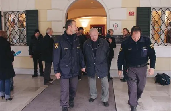 Zaradi incidenta so za 13 minut zaprli volišče v Šempetru pri Gorici