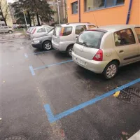 Parkiri&scaron;če ob vrtcu ni več &ldquo;po meri&rdquo;