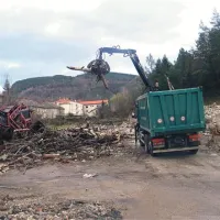 Na prostoru nekdanje finalizacije so odstranili železo, beton pa bodo predelali v tampon in uredili teren za morebitno gradnjo