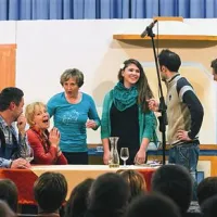 V igri EKOla, domače sejme! igrajo Bruno Kržišnik, Marjetka Kete, Judita Curk Vidrih, Jernej Česen, Boris Poljšak, Viktor Petrič, Vanda Marc, Jošta Terbižan, Brigita Marc, Boža Kete, kulise, ki jih je izdelal Dušan Terbižan,  je poslikala Adrijana Mikuš. Fotografije za brošuro sta posnela Dominik Terbižan in Ana Kete. 