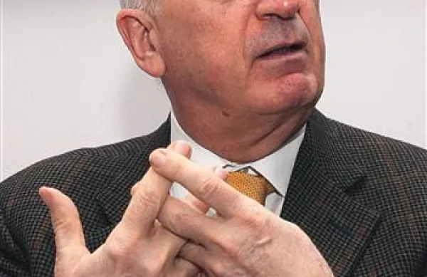 Jože Pirjevec: “Ne morem si predstavljati, da  sedanje otepanje  zgodb o  fojbah  ne bi imelo političnega ozadja.”