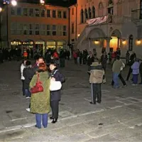 Na koprskih protestih približno 700 ljudi