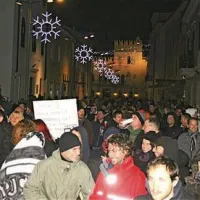 Na koprskih protestih približno 700 ljudi