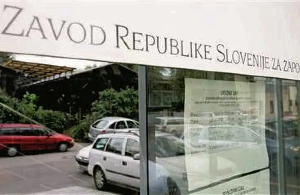 Zamenjavo na vrhu zavoda za zaposlovanje je  resorni minister predlagal  zaradi ugotovljenih nepravilnosti pri poslovanju v letih 2011 in 2012