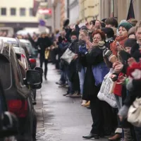 Protest se je končal, poslanci vrnili del denarja