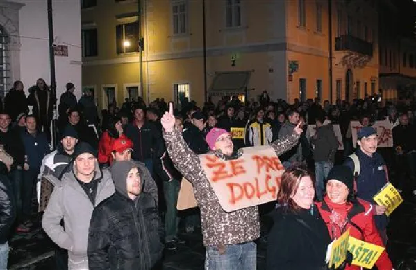 Nedavnega mirnega shoda v Kopru se je udeležilo okoli 250 ljudi, tokrat jih je svojo prisotnost potrdilo približno trikrat več