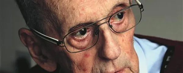 Dušan Moravec: “Zagovarjam  zvestobo avtorju. Zmeraj sem pravil, da je predstava lahko dobra, če spoštovanje uživajo tako avtor besedila kakor ustvarjalci predstave.  Zato se danes z marsičim ne morem strinjati.”