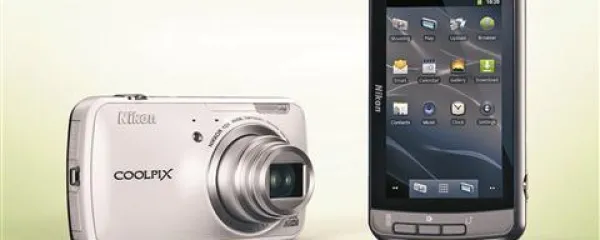 Nikon Coolpix 800c - za generacijo  hitrih in družabnih fotografov  