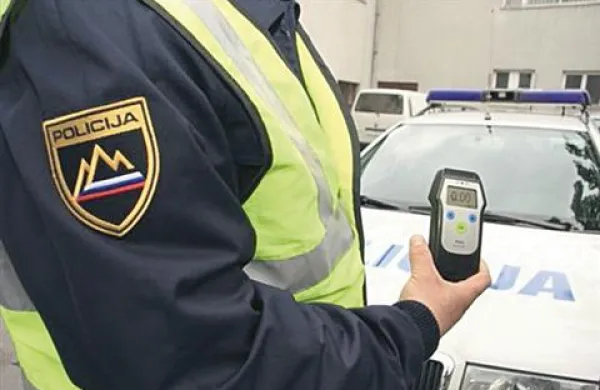 Akcija Alcohol/Drugs je  mednarodno usklajena, saj bo policija po celotni Evropi poostreno preverjala psihofizično stanje voznikov. Slovenski policisti pa bodo nadzirali tudi uporabo mobilnih telefonov med vožnjo.