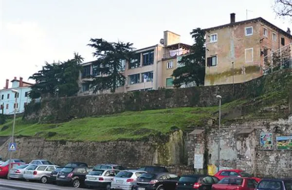 Staro kovinarsko šolo bodo prihodnji mesec prodali 