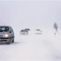 Poleg snega &scaron;e burja, ki je pihala v sunkih več kot 140 km/h