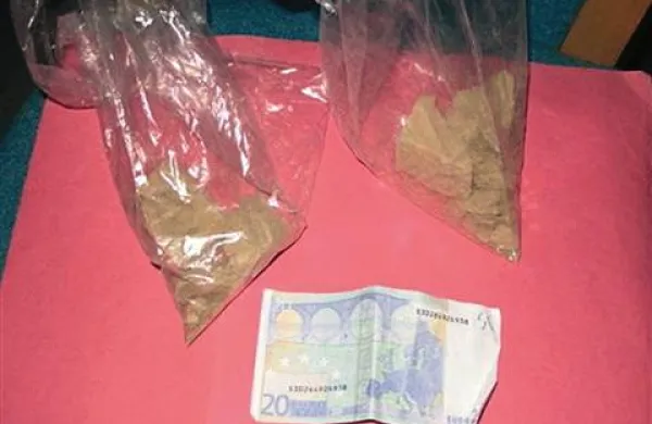 Obtoženi je priznal, da je Italijanoma dobavil 156 gramov heroina
