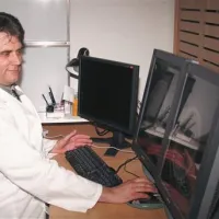 Branko Cvetičanin: “Radiološka diagnostika v SBI je razvejana, vsi radiologi opravljamo preiskave  z aparatoma CT in MR, sam pa tudi CT ožilja in srca.” 