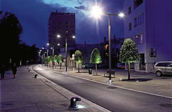 Ponoči so vlomili v trafiko na Vojkovem nabrežju v Kopru