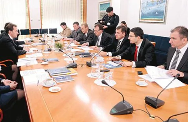 Smo relativno blizu ustavni večini za spremembe referendumske ureditve, je po posvetu z vodji poslanskih skupin ocenil predsednik državnega zbora Gregor Virant
