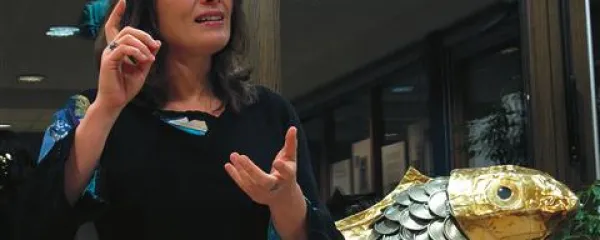 Anja Štefan je tudi zapisovalka ljudskega izročila - pravljico   Od lintverna, ki je te dni izšla pri Mladinski knjigi z imenitnimi ilustracijami Zvonka Čoha, je odkrila v zapuščini  ljudskega pripovedovalca Antona Dremlja - Resnika  