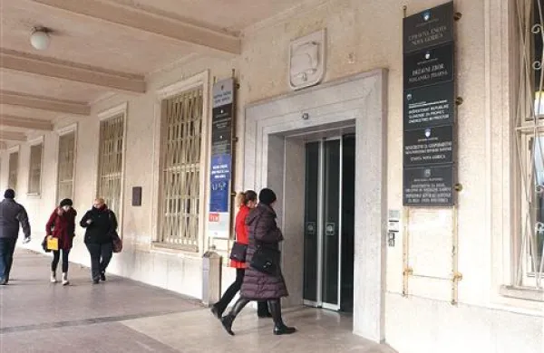 Občani bodo lahko od druge polovice januarja na sedežu mestne občine položnice plačevali brez provizije. Sčasoma bodo lahko na mesec prihranili tudi do 20 evrov. 
