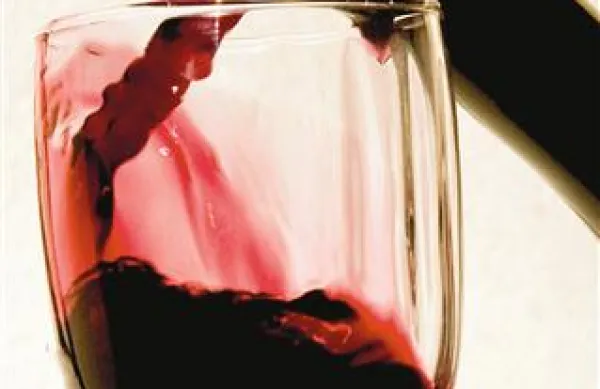 Slovenec  na leto spije 40 litrov vina