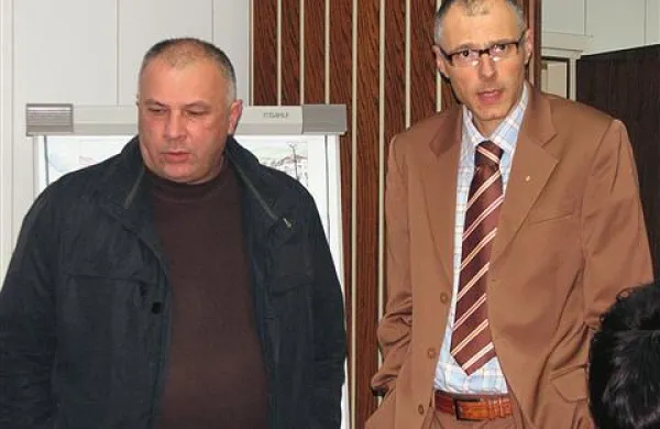     Ali  bo slabim, trenutno zamrznjenim odnosom župana Bojana Severja in predsednika KS Spodnja Idrija Iztoka Seljaka sledil odstop sveta KS Spodnja Idrija, bo znano v četrtek 