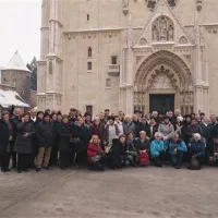 Skupinska fotografija udeležencev izleta Primorskih novic