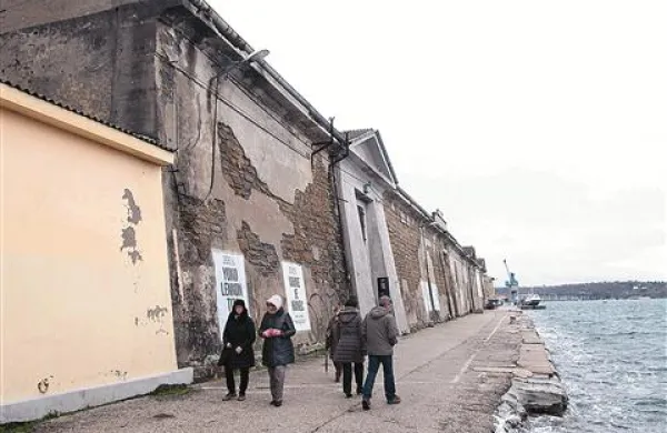  Občina bo v prihodnjem letu na natečaju iskala vsebine za skladišči soli Monfort in Grando 