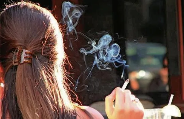 Cigarete: večje slike in nič mentola