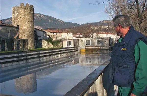 Da bo kmalu najdaljša noč v letu, naznanja tudi drsališče