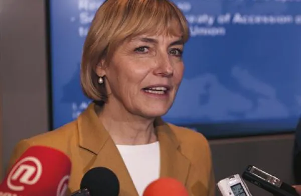 Hrvaška je pripravljena na kompromise pri iskanju rešitve spora o Ljubljanski banki, je povedala podpredsednica hrvaške vlade in zunanja ministrica Vesna Pusić