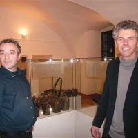 Avtorja razstave  etnolog Marko Grego in arheolog Miha Mlinar
