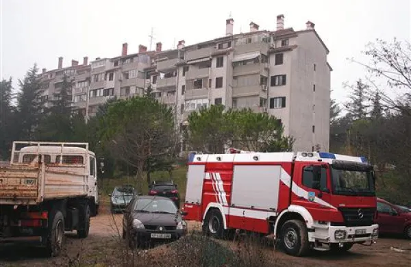 Po večdnevnem opazovanju in meritvah nevarnih plinov v Cahovi ulici 14 v Ankaranu je “zgodba” včeraj dobila svoj epilog