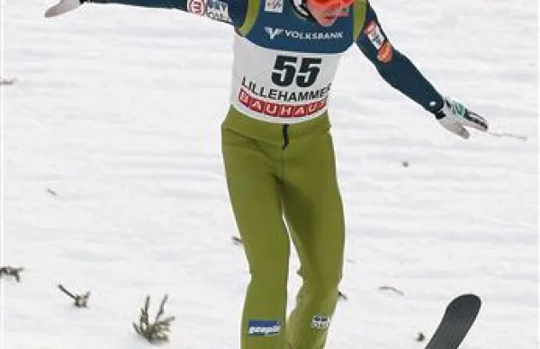 Kako daleč bo skočil Jaka Hvala v Oberstdorfu?