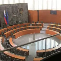 Poslanci so &ldquo;delali&rdquo; doma ali pa so bili na dopustu