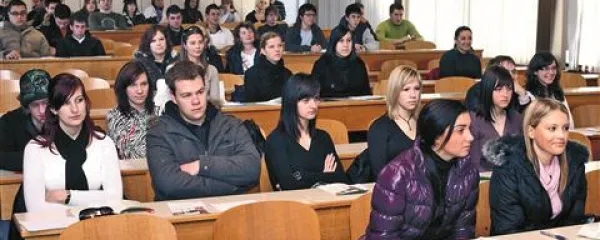 “Jezik slovenskih univerz je zgolj in samo slovenščina. Ali pa bodo te univerze samo in zgolj podeželska depandansa drugih.”