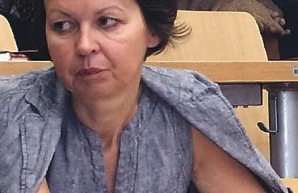 Na včerajšnjem glasovanju akademskega zbora o kandidatih za dekana koprske Fakultete za humanistične študije je največ glasov prejela Irena Lazar