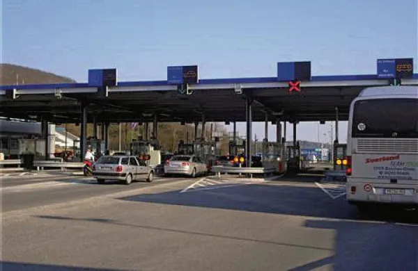 Vlada je včeraj sprejela sklep o pripravi državnega prostorskega načrta za avtocesto od Postojne oziroma Divače do mejnega prehoda Jelšane