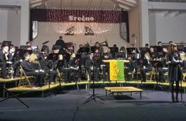 Pihalni orkester Vrhpolje je že enajstič razveselil prebivalce Vipavske doline s svojim božično-novoletnim koncertom
