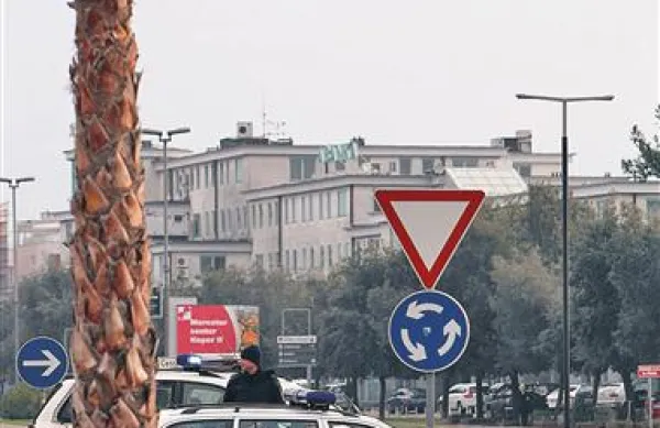 Namesto 226 uslužbencev policije, kolikor so jih pošiljali v pokoj, jih bo prihodnji mesec  prvo pokojnino  dobilo le 51