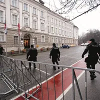Pred stavbo Mestne občine Maribor se je   začel protestni shod, imenovan 5. Mariborska vstaja