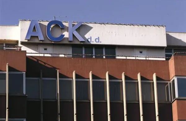 Če bo sodišče ugodilo predlogu vodstva družbe Adriacommerce (ACK), bo prekinilo postopek odločanja o začetku stečaja, ki ga je predlagala družba Döhle ICL, in začelo postopek prisilne poravnave