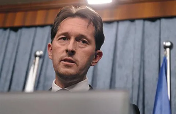 Predsednik DZ Gregor Virant je predlagatelje članov nadzornega sveta Slovenskega državnega holdinga  pozval k preseganju strankarskih okvirov pri tej kadrovski odločitvi