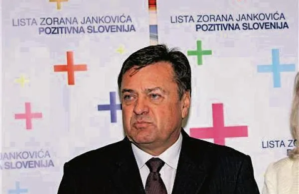 Protikorupcijska komisija je pri nadzoru premoženja predsednikov strank ugotovila, da je predsednik  Pozitivne Slovenije Zoran Janković  kršil protikorupcijsko zakonodajo. To je ugotovila tudi v primeru predsednika SDS Janeza Janše.