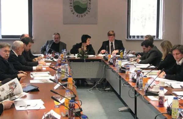 Župani so   izvedeli menda nekaj  novega: upravljalca CERO naj ustanovijo že zdaj 