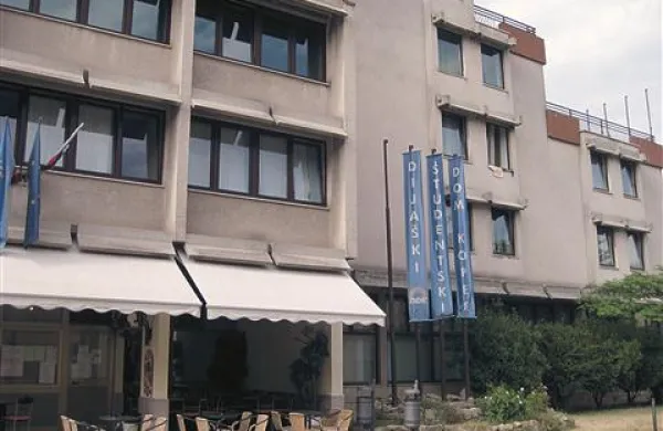 Namesto v blagajno dijaškega in študentskega doma je več kot 100.000 evrov končalo v žepu nekdanje receptorke