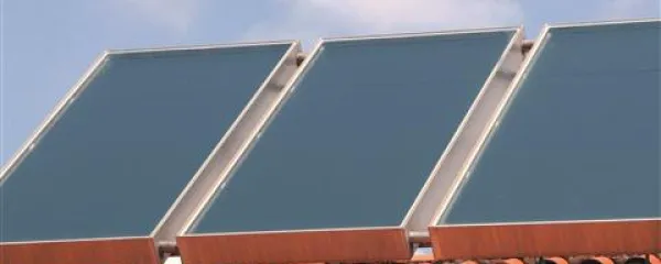 Energijo s pomočjo sončnih kolektorjev že desetletja zajemamo ter uporabljamo za pripravo tople sanitarne vode in za podporo pri ogrevanju objektov