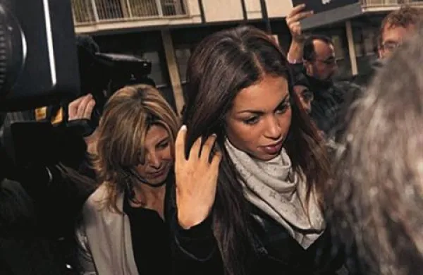 Na sodišče v Milanu je danes prišla Karima El Mahroug, bolj znana kot Ruby, ki naj bi bila zaslišana kot priča v procesu proti nekdanjemu premierju Silviu Berlusconiju
