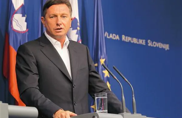 Slovenija nima “nikakršne” potrebe po finančni pomoči EU, je za Financial Times zatrdil slovenski predsednik Borut Pahor